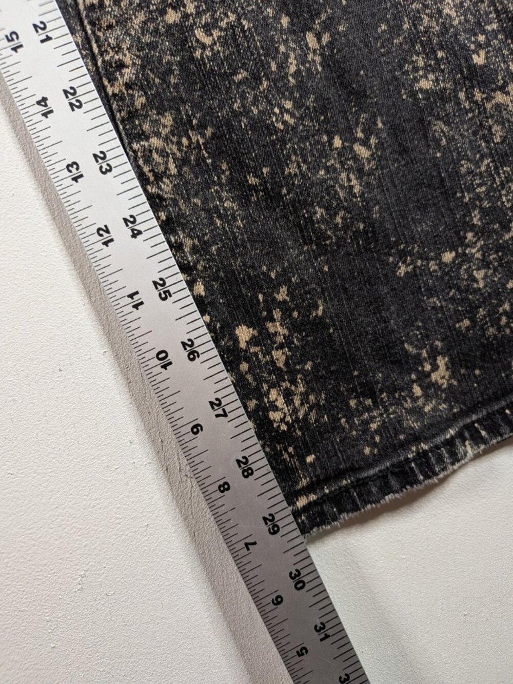 Levi's Custom Bleached Reworked Bootcut Jeans Rhinestone Heart Pocket 26x30 - Picture 8 of 8
